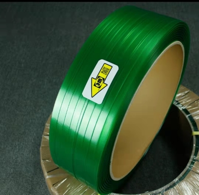 Tahan Lama Warna Hijau PET Band Strapping Tugas Berat Timbul Halus Untuk Pengepakan