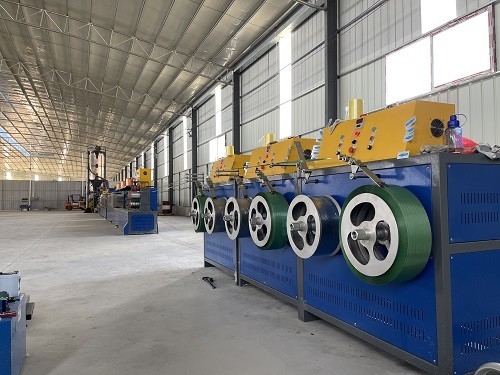 Otomatis 400kg / H PET Strap Membuat Mesin 19mm Lebar Strapping Band Extruder Dengan Kontrol PLC
