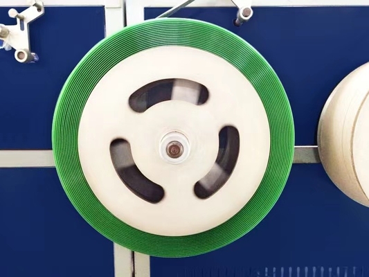 Custom Color Polyester PET Packaging Strap Palet Packing Plastik Steel Strapping Rolls Packing PET yang kuat dan tahan lama