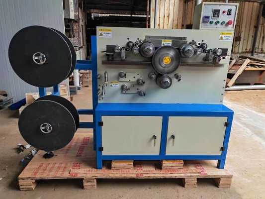 Kontrol layar sentuh PLC Konsumsi daya 2,5KW dari mesin pencetakan pita Strapping