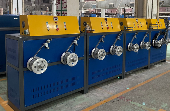 Kecepatan yang dapat disesuaikan dan 150KG-600KG/H Output PP Strapping Band Extrusion Line untuk produk