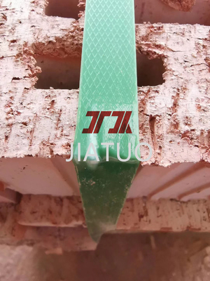 Strong Tension Green Embossed Plastic PET Polyester Palet Strapping Belt untuk bangunan kargo Packing