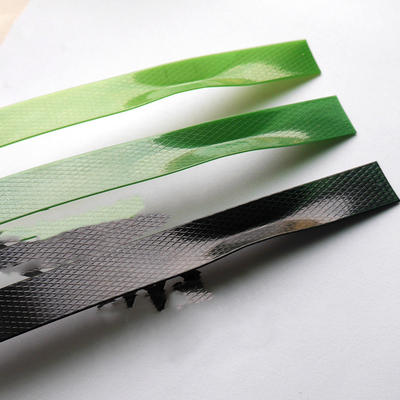 Efisiensi Tinggi PET Strapping Belt Logo Pola Warna Disesuaikan Untuk Cargo Lashing