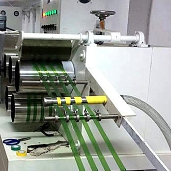 Garis Ekstrusi Tali PET 0,4-1,2mm Tebal 850kg Ketegangan Daya 120KW